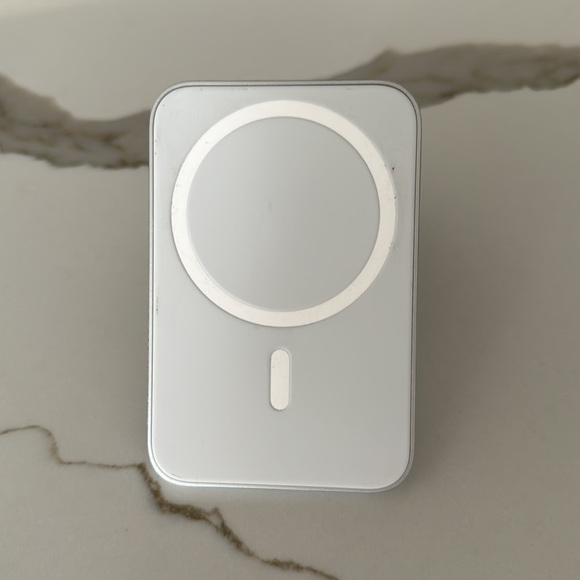 Belkin MagSafe Vent Mount Pro for Car - Picture 2 of 3